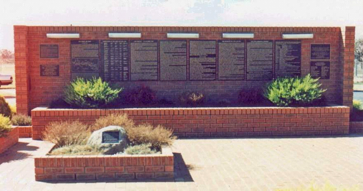 Uiver Memorial Wall