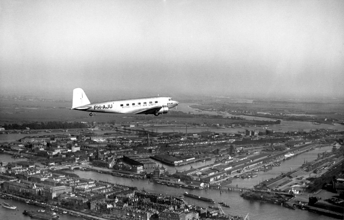  KLM DC-2 (PH-AJU) publicity flight over Rotterdam 