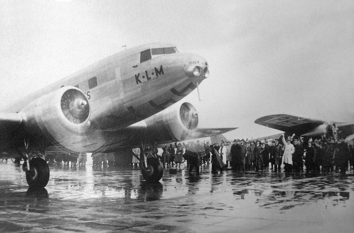  KLM 'Uiver' DC-2 departing for Mildenhall 
