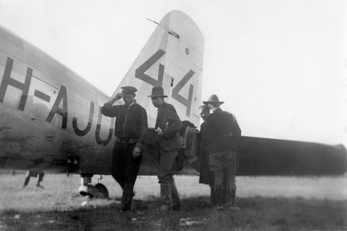  KLM 'Uiver' flight engineer Bouwe Prins inspects the Uiver at Albury Racecourse (ARM-85.405.126) 
