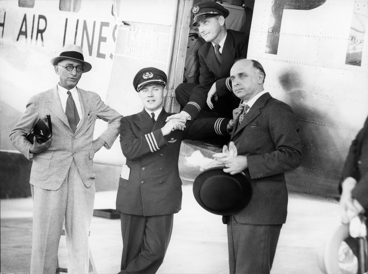  Parmentier and Moll with the honorary Consul for the Netherlands, F.H. Wright and KLM representative Kolonel Koopman (State Library VIC) 