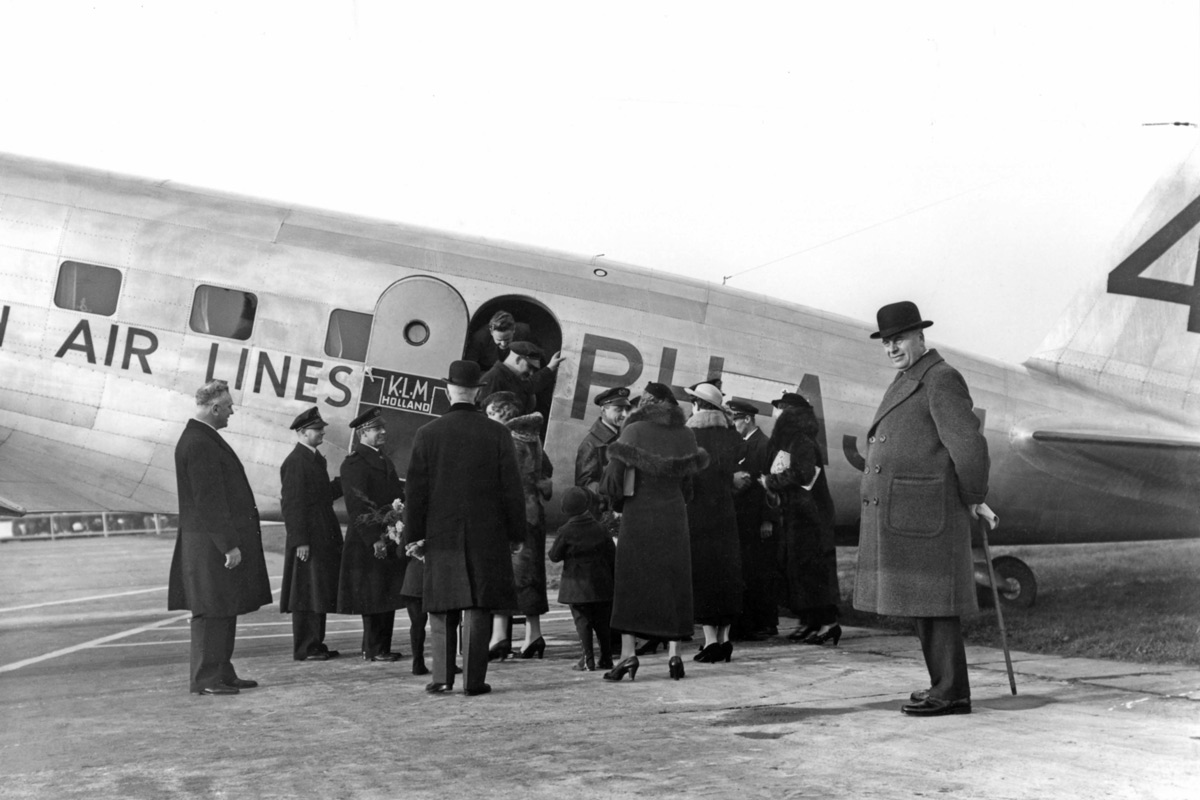  The KLM 'Uiver' DC-2 crew being met by their families and officials in the Netherlands (nederlands foto museum) 