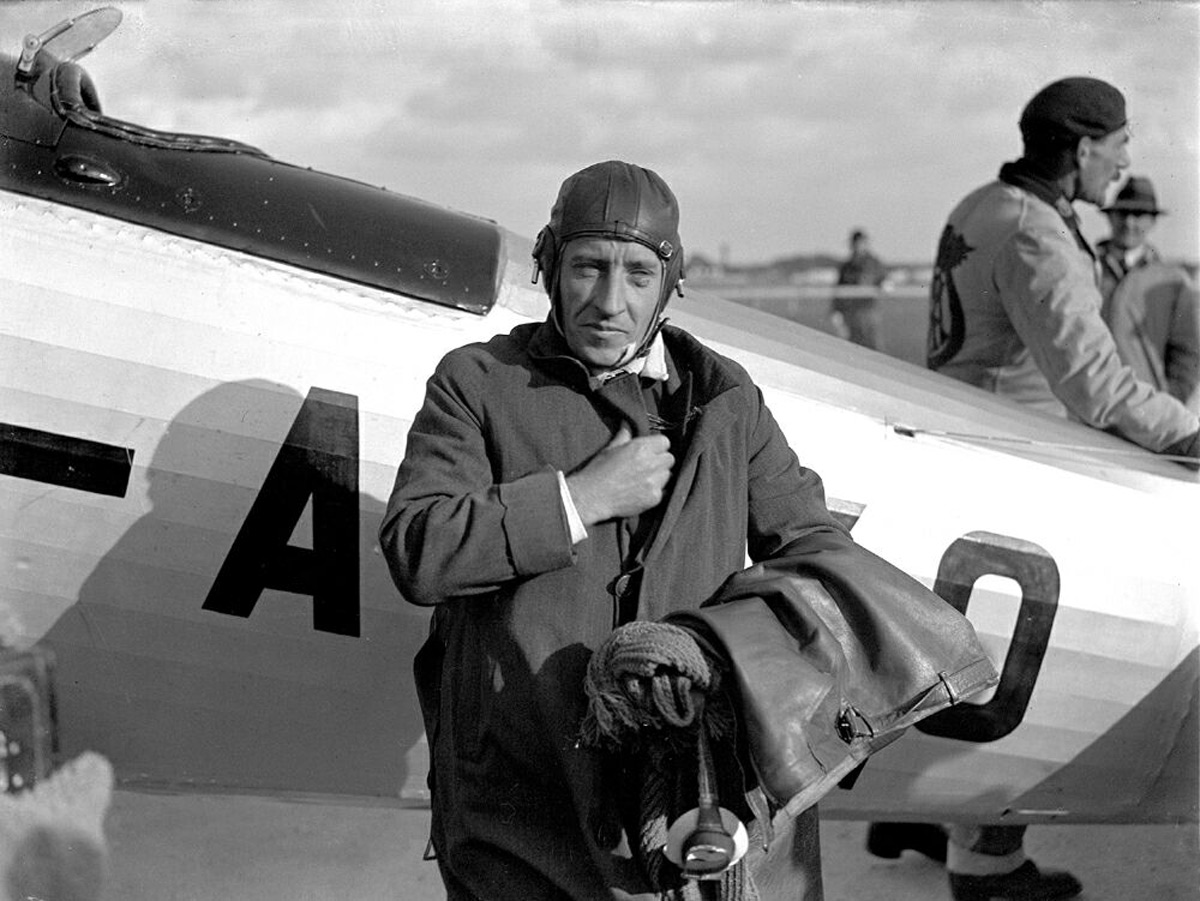  Australian Ray Parer with his Fairey Fox I at Mildenhall (finished 12th) 