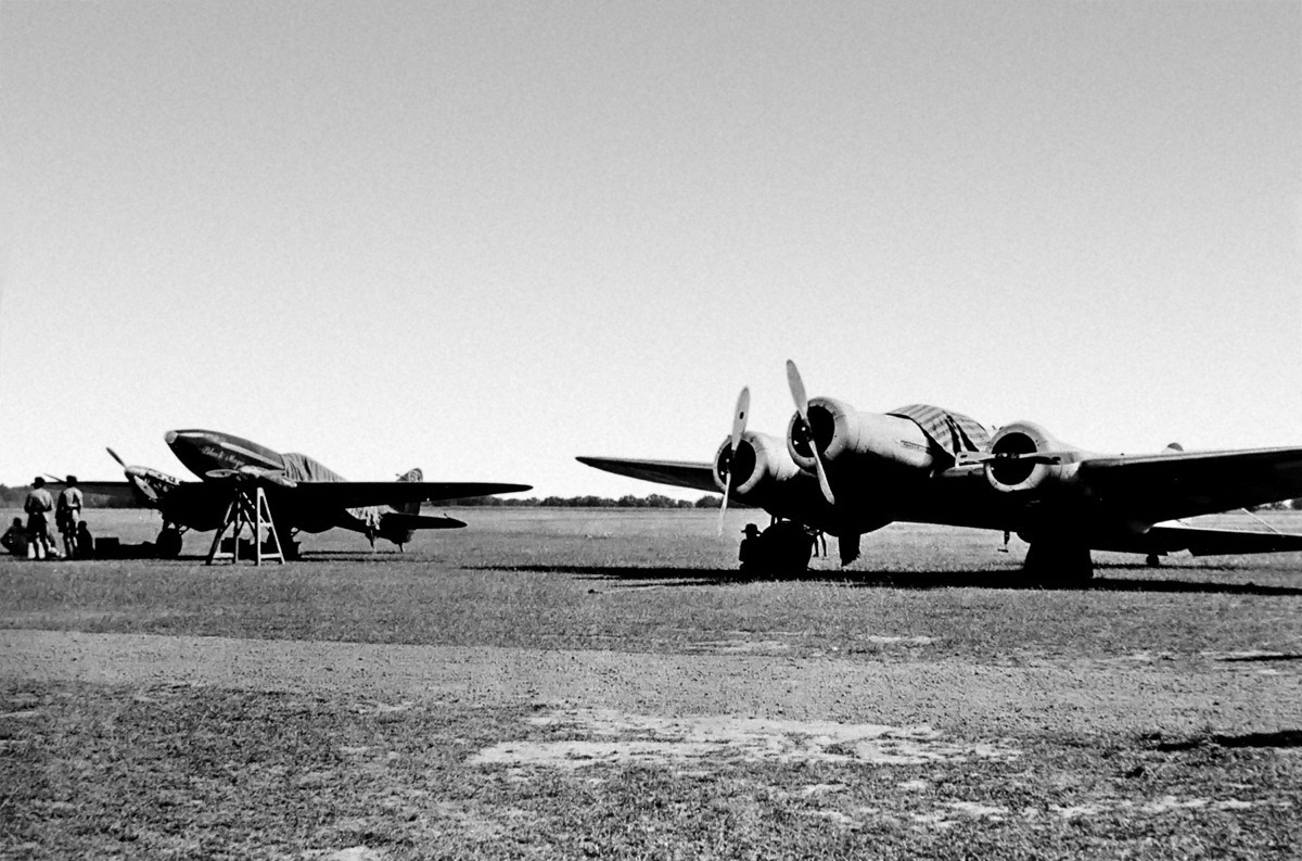  Pander S4 and de Havilland DH.88 'Black Magic' at Allahabad (India) 