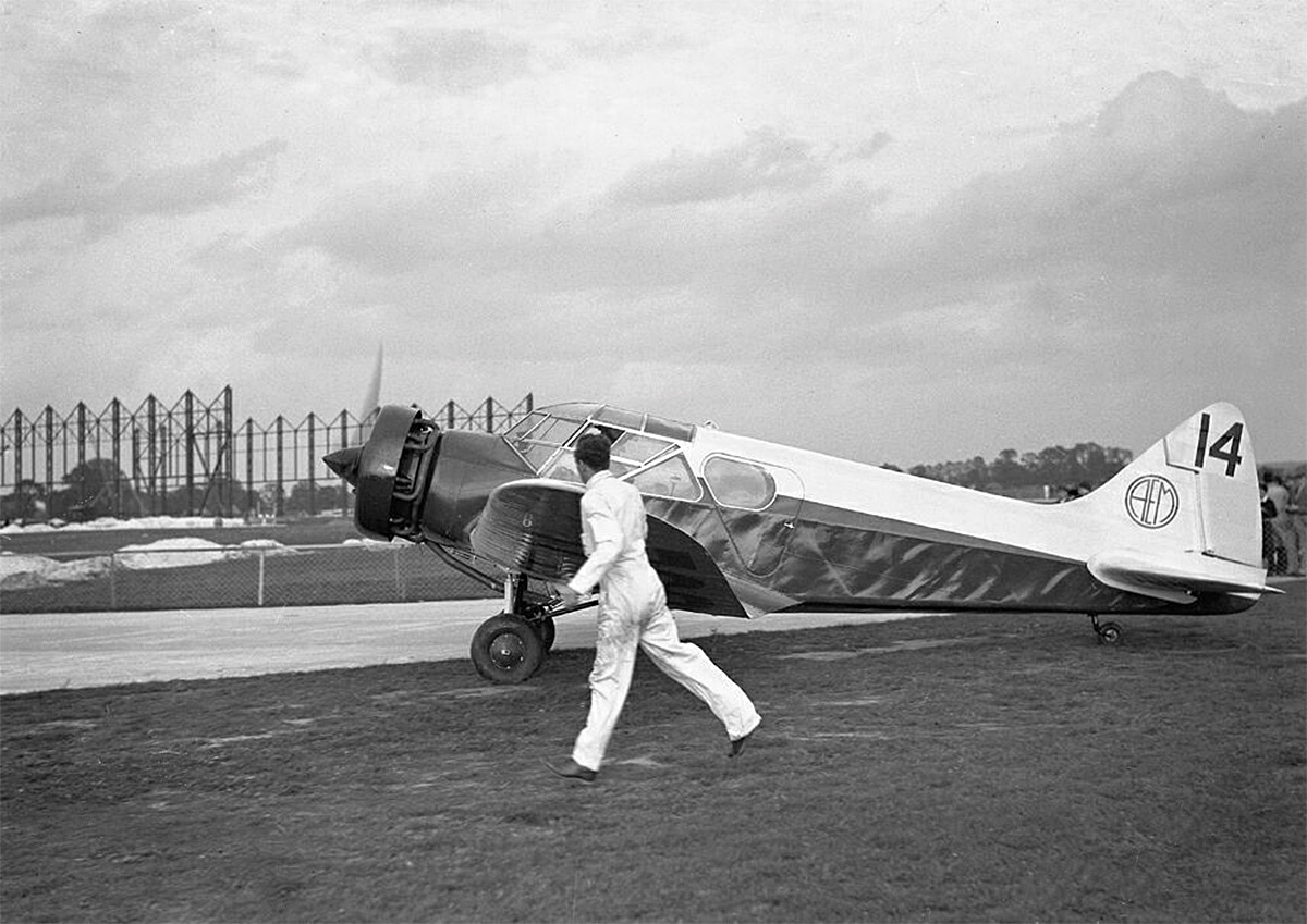  Airspeed AS.5 Courier flown by Sqn Ldr David Stodart and Sgt Pilot Ken Stodart (finished 6th) 