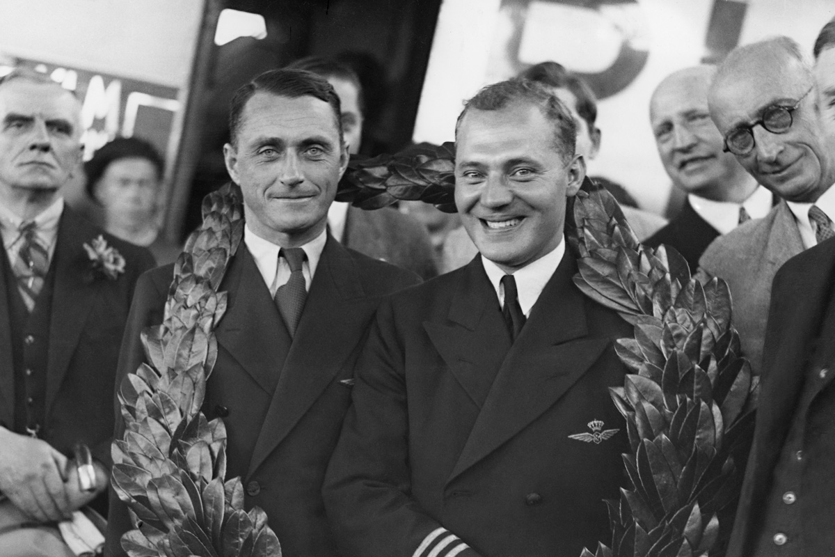  KLM pilots Jan Moll and Koene Parmentier at Laverton (State Library VIC) 