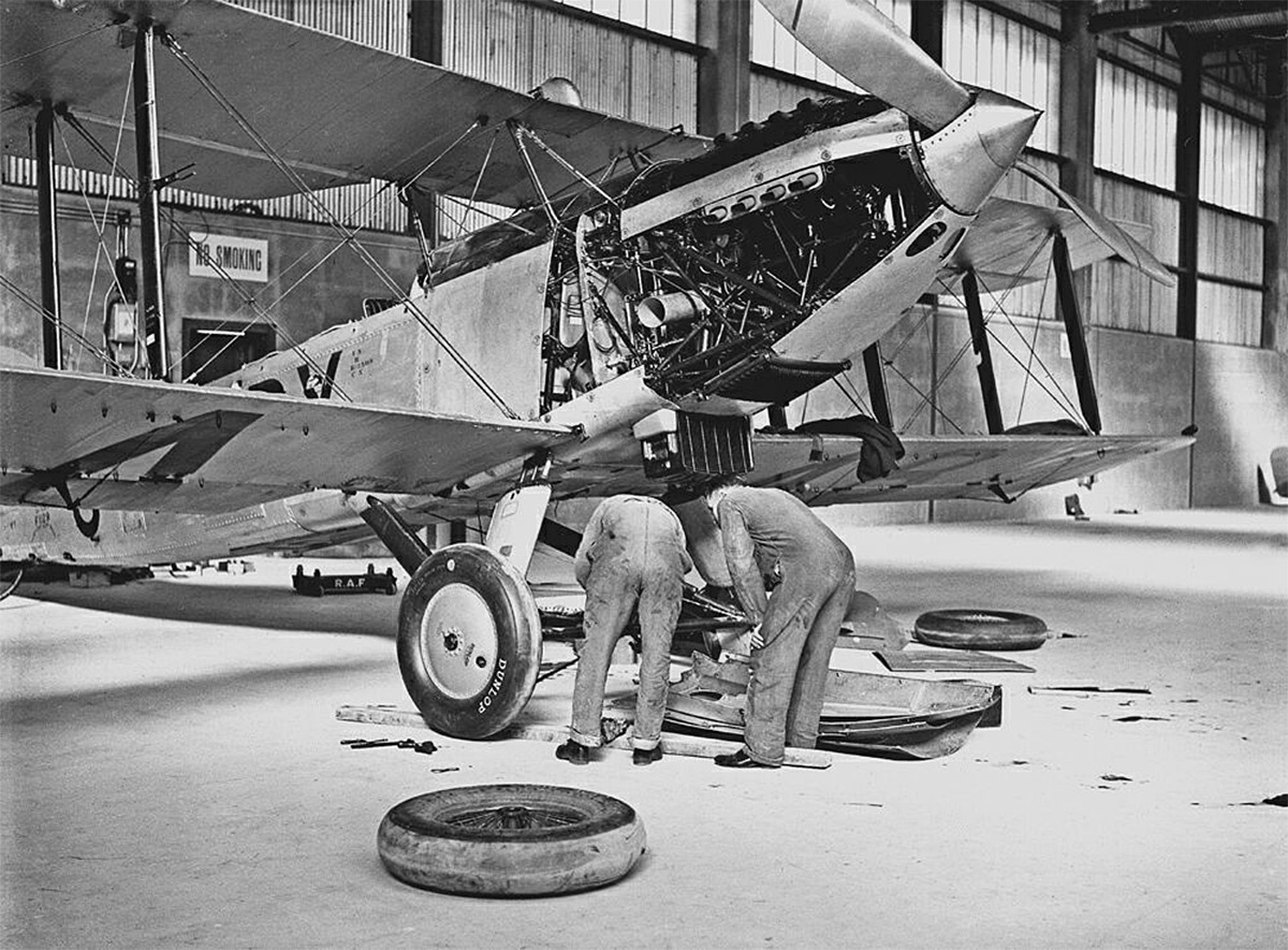  Fairey IIIF 'Time and chance' flown by F/O Cyril Davies and Lt. Cdr. Clifford Hill at Mildenhall (finished 11th) 