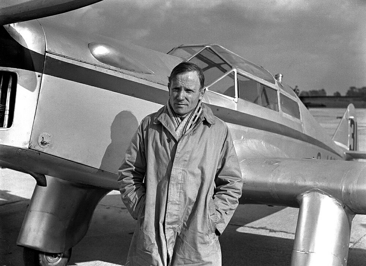  Harold Brook with his Miles M.3 Falcon at Mildenhall (finished 10th) 
