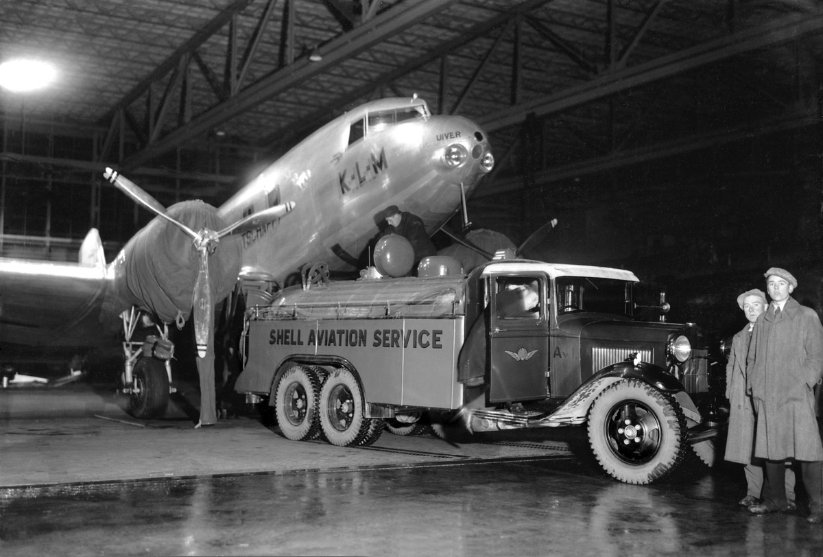  The KLM 'Uiver' DC-2 being fuelled prior to leaving on the Christmas flight to Batavia from Schiphol, 19 December 1934 
