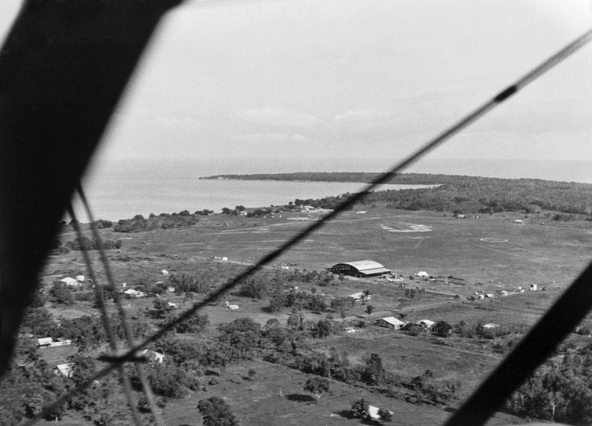  Darwin aerodrome as seen from the de Havilland DH.89 Dragon Rapide 'Tainui' (Auckland Libraries Heritage Collections) 