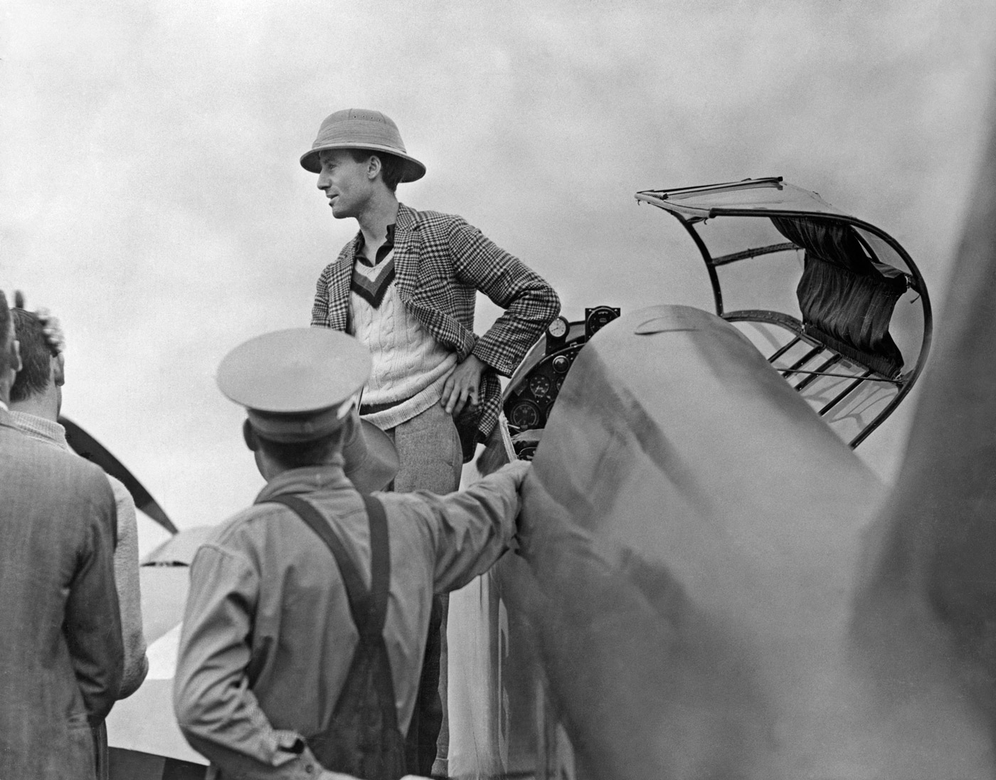  Pilot Owen Cathcart Jones meets locals at Charleville (State Library of QLD) 