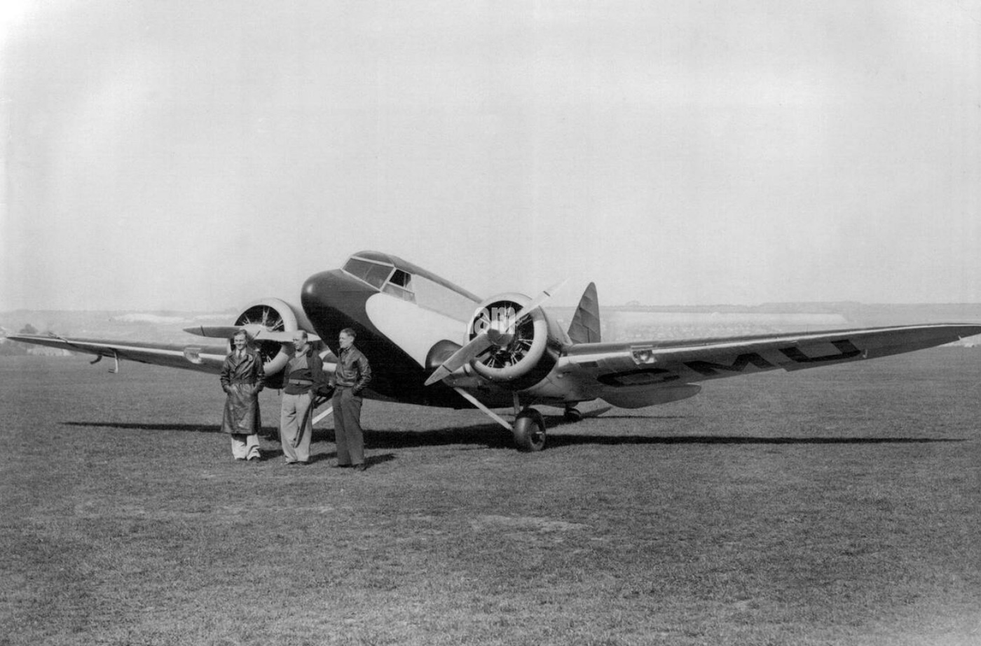 Airspeed AS-8 Viceroy (G-ACMU) at Mildenhall, flown by Captain T.Neville Stack and Sidney Turner 