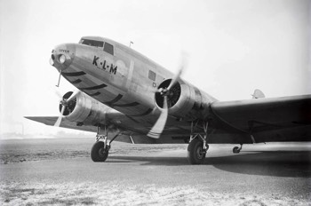  The KLM 'Uiver' DC-2 in final race livery prior to departure for Mildenhall 