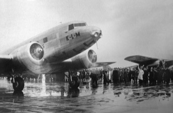  KLM 'Uiver' DC-2 departing for Mildenhall 