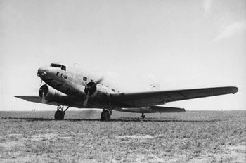  The KLM 'Uiver' DC-2 Uiver taxiing after landing at Laverton (State Library VIC) 