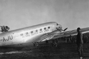  KLM 'Uiver' DC-2 at Albury Racecourse (ARM-5.405.126.d) 
