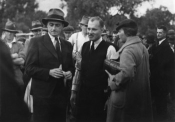  KLM First Officer Moll, Captain Parmentier and passenger Thea Rasche at Albury Racecourse 