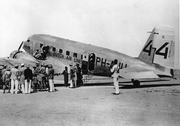  The KLM 'Uiver' DC-2 refuelling at Karachi, India (now Pakistan) 