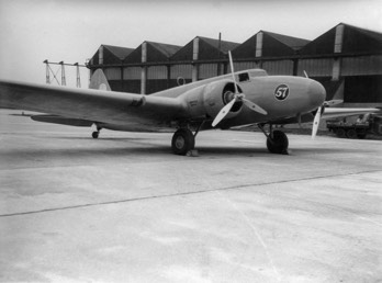  Boeing 247D 'Warner Bros Comet' at Mildenhall 