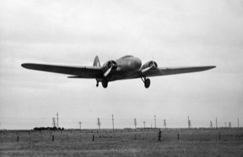  The Boeing 247D 'Warner Bros Comet' landing at Laverton (State Library VIC) 