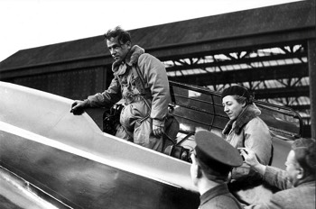  Amy Mollison (Johnson) and Jim Mollison in their de Haviland DH.88 'Black Magic' about to depart Mildenhall (did not finish) 