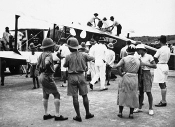 de Havilland DH.89 Dragon Rapide 'Tainui' refuelling at Singapore (Auckland Libraries Heritage Collections) 