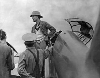  Pilot Owen Cathcart Jones meets locals at Charleville (State Library of QLD) 